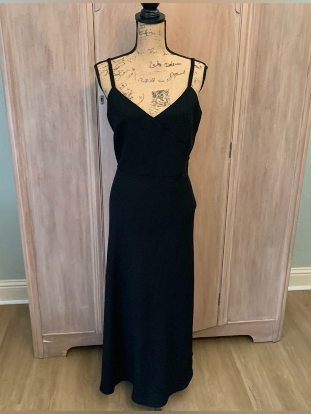Due’ per Due’ Veste’ NWT little black halter dress.